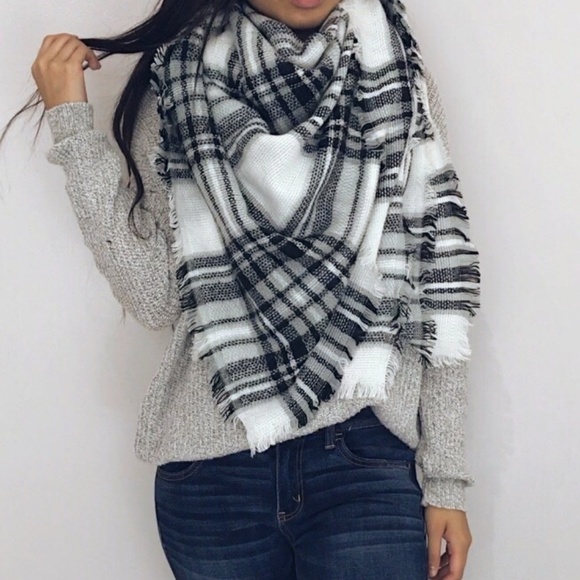 felicias Accessories - 🆕 Juneau - Black + White Plaid Blanket Scarf